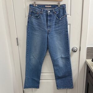 Levi Ribcage Straight Ankle Size 30  High Rise